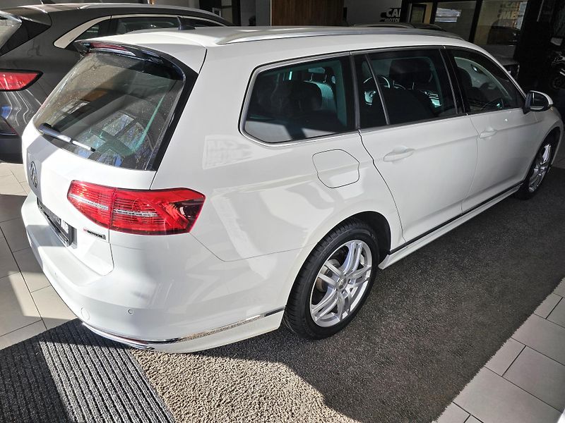Volkswagen Passat (2019) R-Line 4M  - fotka 4 z 23