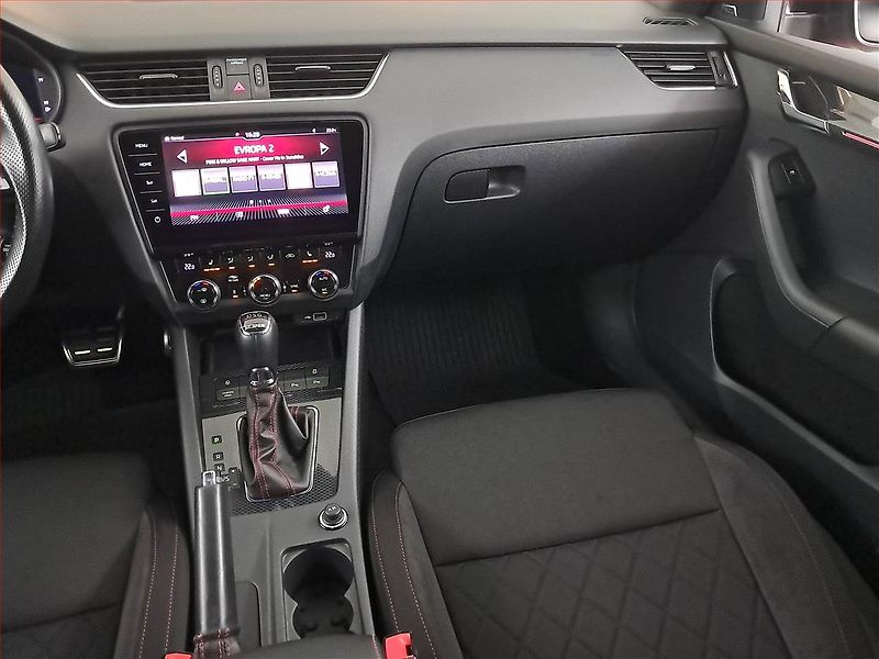 Škoda Octavia (2019) RS 2.0 TSI - fotka 8 z 16