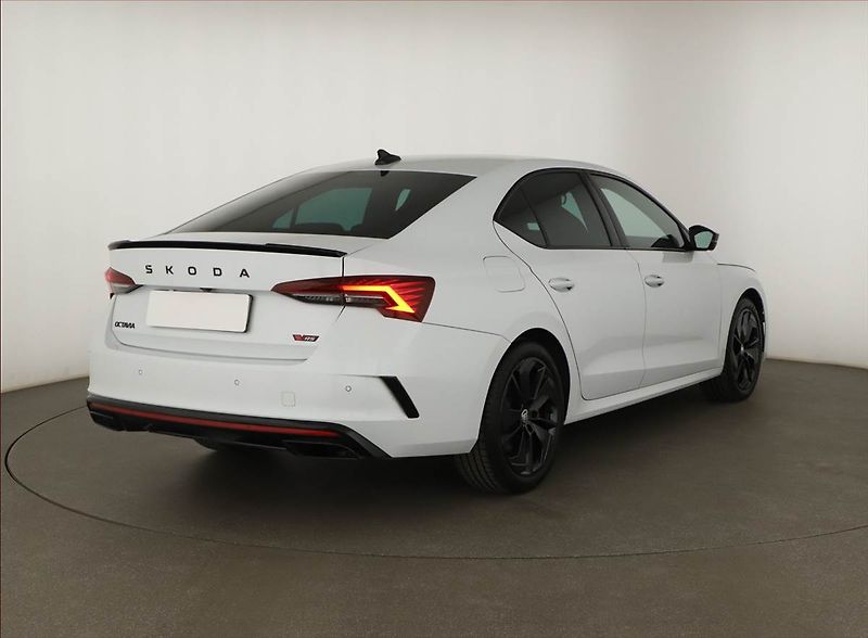 Škoda Octavia (2024) RS 2.0 TSI, RS, Navigace - fotka 5 z 21