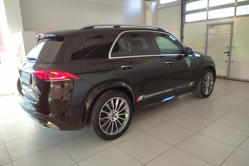 Mercedes-Benz GLE (2021) 350 de 4MATIC AMG Plug-in Hy - fotka 12 z 19