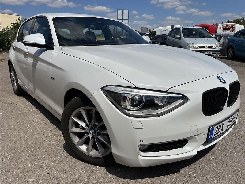 BMW Řada 1 2,0 120d AUTOMAT HARMAN NAVI - fotka 41 z 44