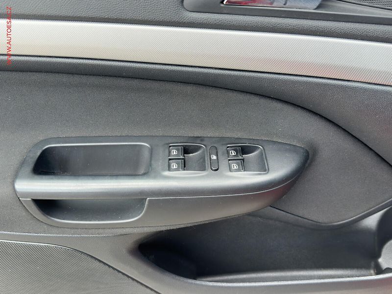 Škoda Octavia (2011) 2.0TDI, ČR, autoAC - fotka 11 z 18
