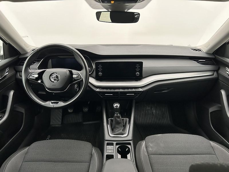 Škoda Octavia 1.5 TSI  Ambition   Plus - fotka 6 z 30