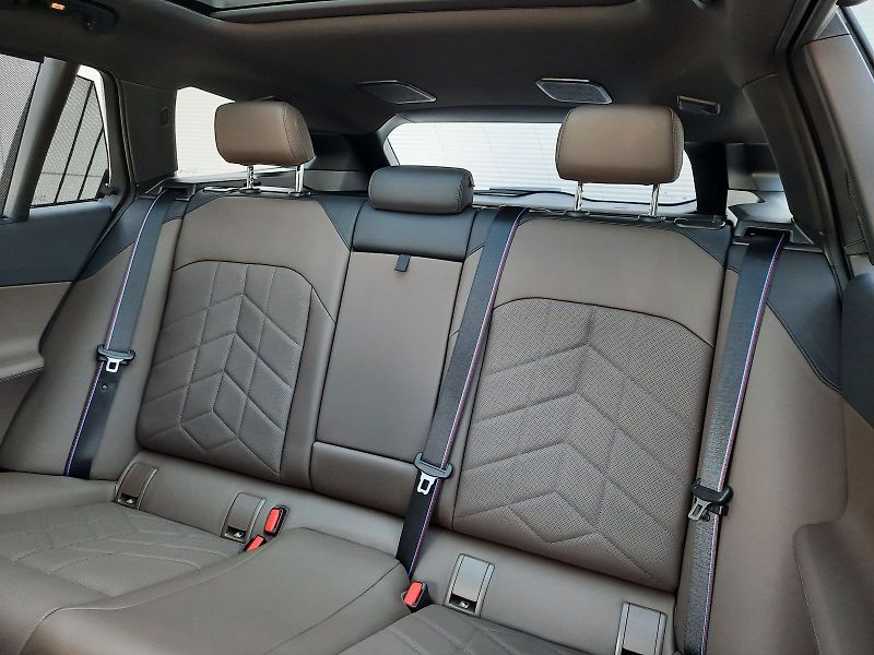 BMW Řada 5 540d xDrive Touring M Sport - fotka 12 z 17