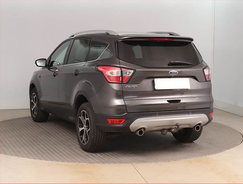 Ford Kuga (2018) 2.0 TDCi, 4X4, ČR,1.maj - fotka 4 z 16