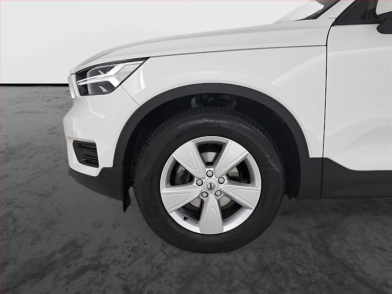 Volvo XC40 (2022) T2 - fotka 15 z 22