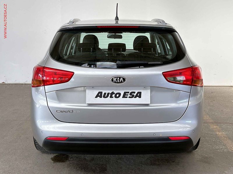 Kia Ceed (2013) 1.4 i - fotka 5 z 14