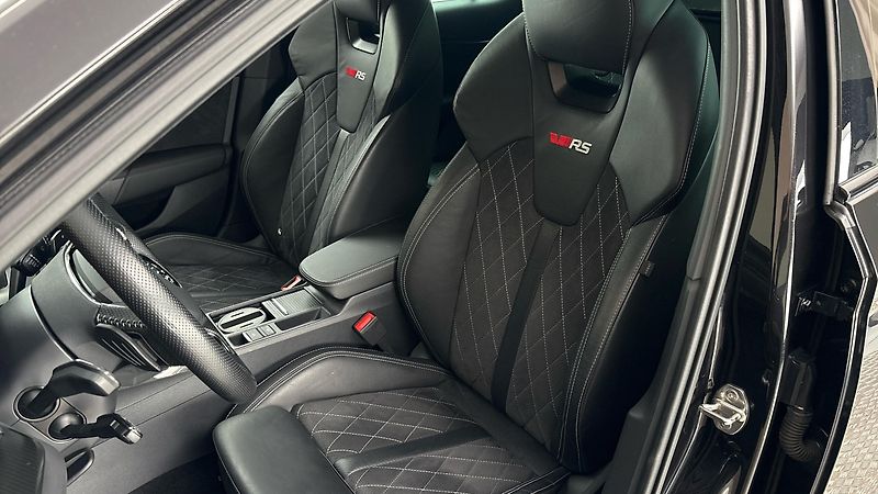 Škoda Octavia 2.0 TDI DSG RS - fotka 15 z 33