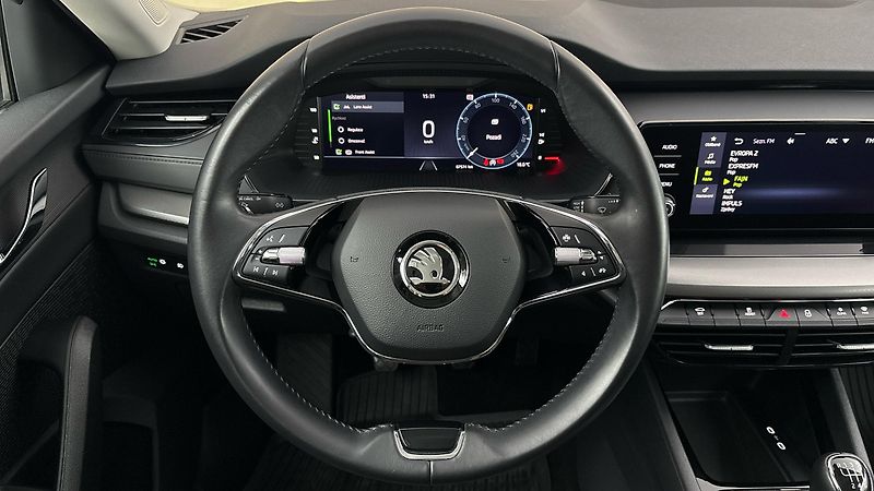 Škoda Octavia 2.0 TDI Ambition Combi - fotka 9 z 24