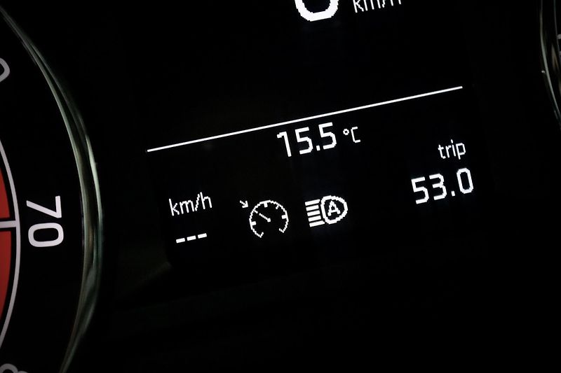 Škoda Octavia 3 FL Combi 1.5 TSI 110 kW - fotka 27 z 35