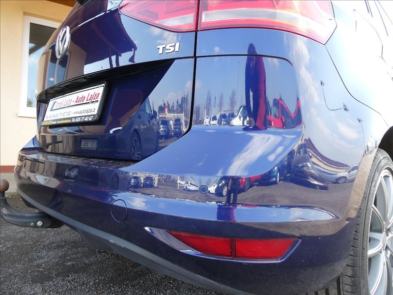 Volkswagen Touran 1,2 TSi 81kW 7.míst, NAVI - fotka 10 z 39