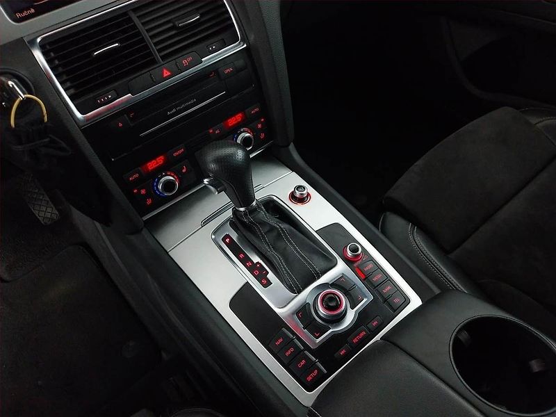 Audi Q7 (2011) 3.0 TDI, 4X4, Automat - fotka 13 z 23