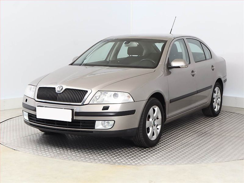 Škoda Octavia (2008) Elegance 1.6, Xenony, Tempomat - fotka 2 z 14