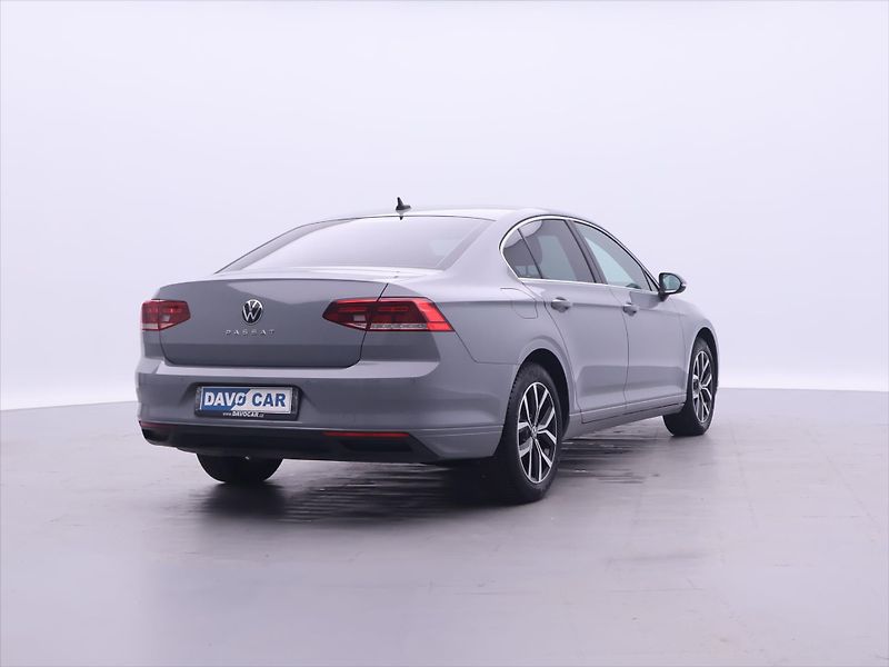 Volkswagen Passat 1,5 TSI DSG Business CZ DPH - fotka 7 z 30