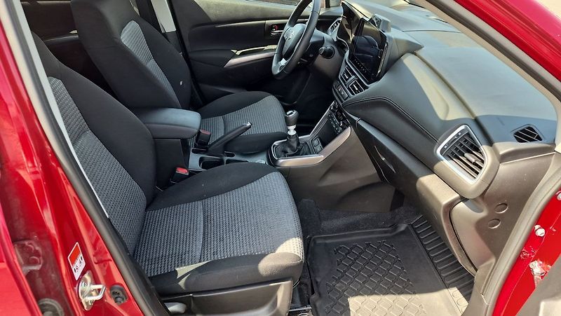 Suzuki S-Cross 1.4 BoosterJet 4x4 Premium - fotka 11 z 25