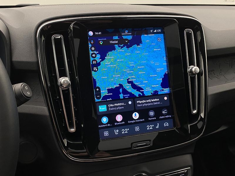 Volvo XC40 PURE ELECTRIC RECHARGE TWIN - fotka 36 z 58