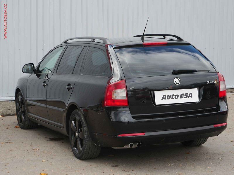 Škoda Octavia (2009) 1.9 TDi, Ambiente - fotka 6 z 24