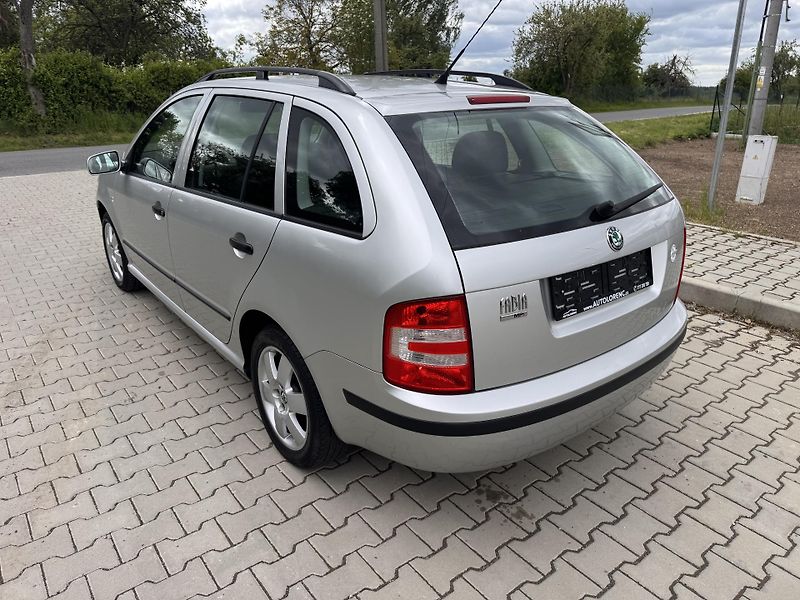 Škoda Fabia 2.0i 85kW ELEGANCE*TEMPOMAT* - fotka 4 z 13