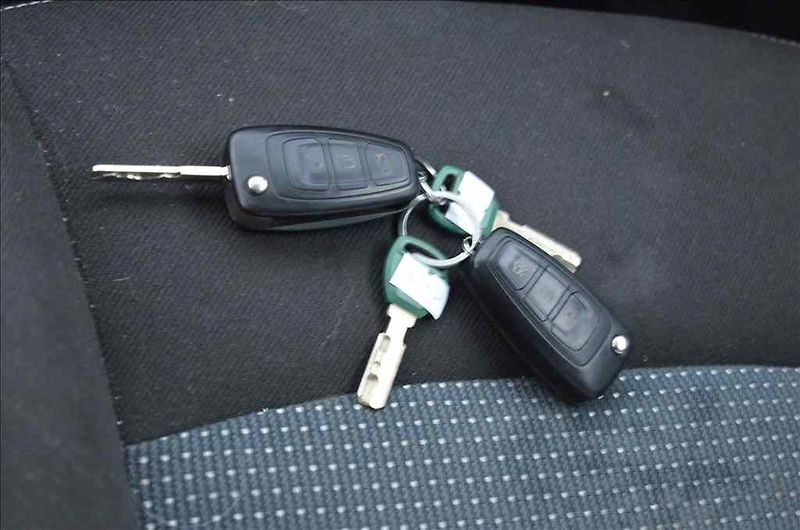 Ford Mondeo (2010) 2,0 TDCI - fotka 22 z 22