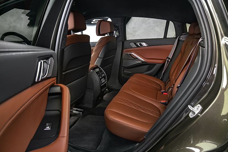 BMW X6 xDrive 40d M-sport Pro - fotka 17 z 28