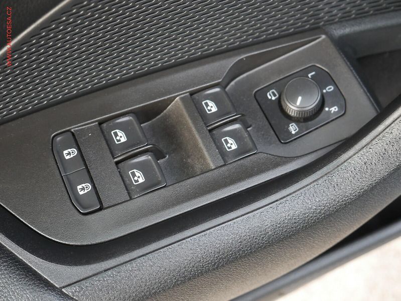Škoda Octavia (2021) 1.5 TSi, ČR, LED, TZ, park. - fotka 17 z 18