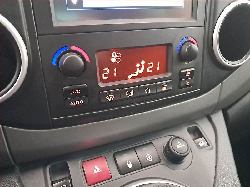 Peugeot Partner (2017) Allure 1.6 BlueHDi, 5Míst, ČR - fotka 13 z 15