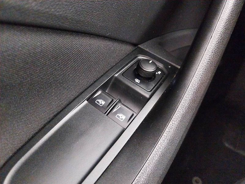 Škoda Scala (2020) Ambition 1.0 TSI, Tempomat - fotka 16 z 20