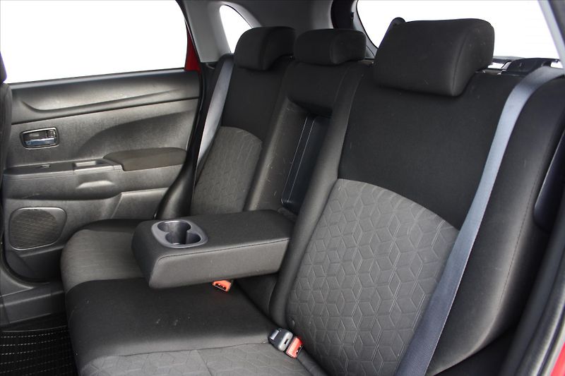 Mitsubishi ASX 2.0 MIVEC INTENSE 4WD 1.MAJ ČR - fotka 11 z 25