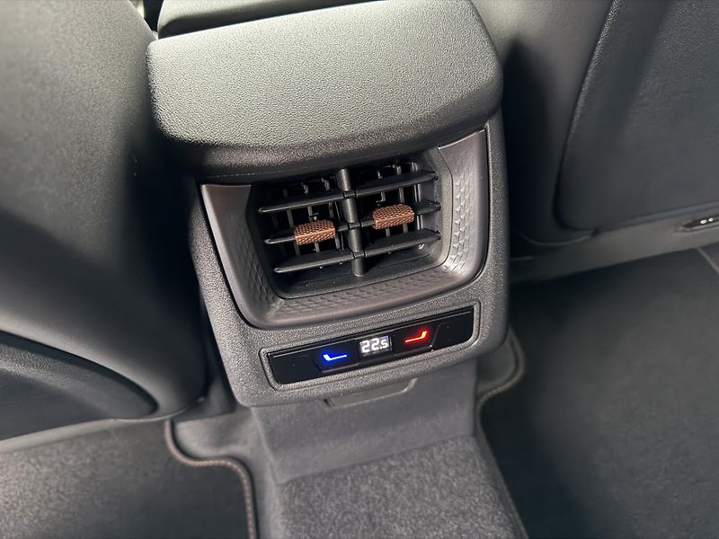 Cupra Terramar (2026) 2.0TSI 150kW 4WD R20 ZÁRUKA 5! - fotka 24 z 43