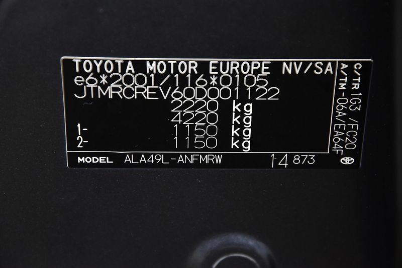 Toyota RAV4 2.2 D4-D AWD,XENONY,KAMERA,ČR - fotka 49 z 49