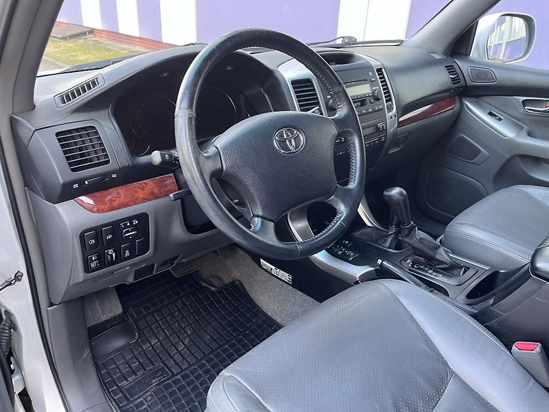 Toyota Land Cruiser 120 3,0D 4WD/automat 8-míst/ČR - fotka 12 z 39