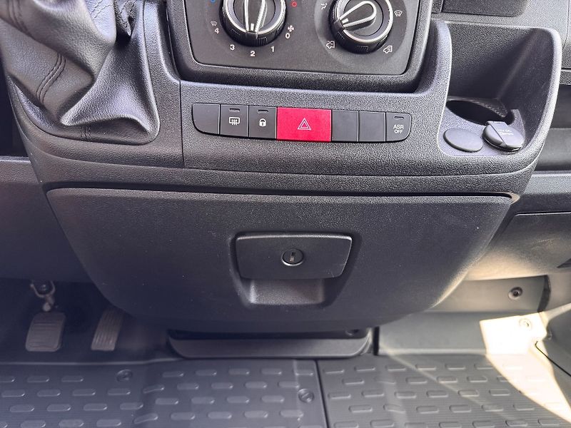 Peugeot Boxer (2021) L2H2 2.2 BlueHDI (140k) 6MT - fotka 16 z 20