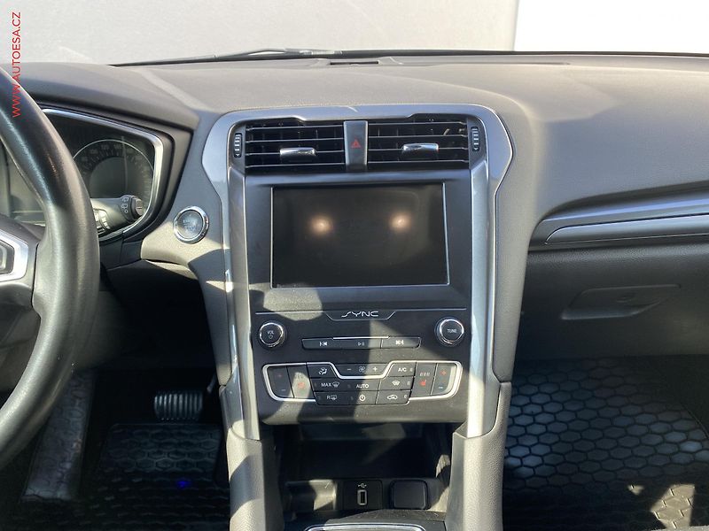 Ford Mondeo (2019) 2.0 TDCI, AT, xenon, autoAC - fotka 12 z 20