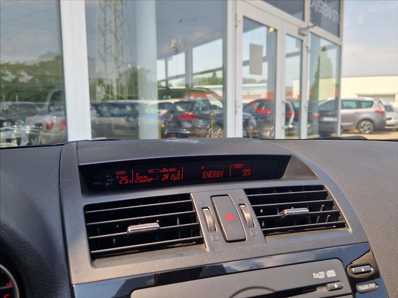 Mazda 6 2,0 i 114kW AUTOKLIMA VÝHŘEV - fotka 24 z 27