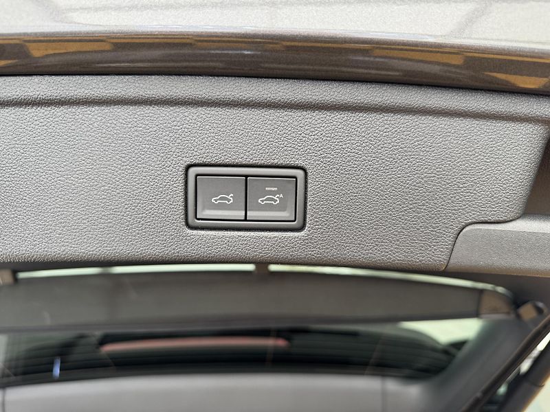 Volkswagen Touareg 3.0Tdi*1-MAJ*DPH*R-LINE*HUD* - fotka 16 z 47