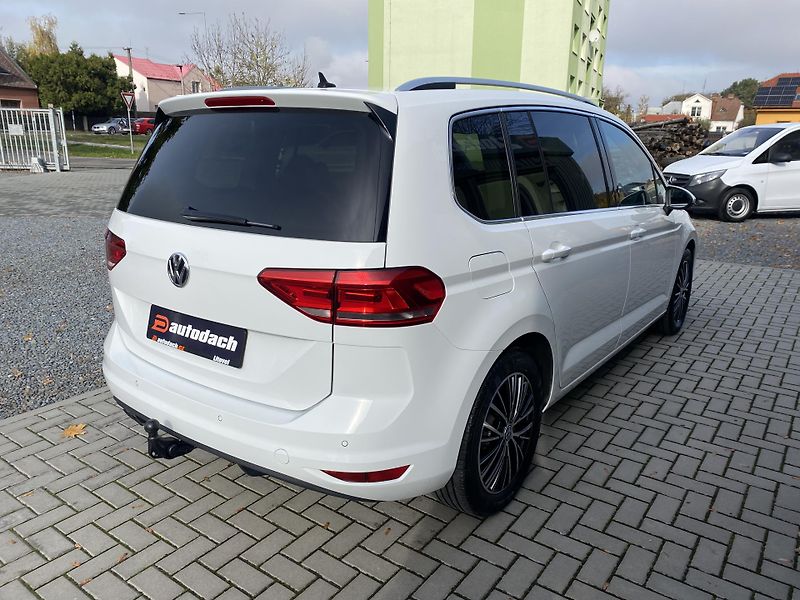 Volkswagen Touran 1.4 TSI 110kW-HIGHLINE - DSG - fotka 5 z 48