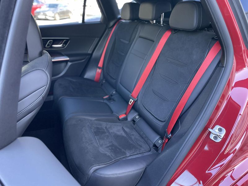 Mercedes-Benz GLC 63 S AMG E PERFORMANCE - fotka 35 z 37