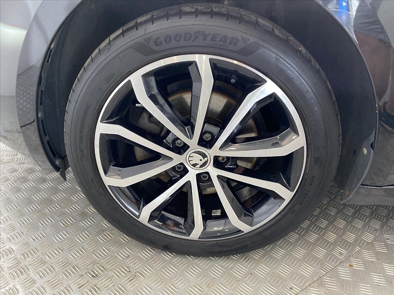 Škoda Octavia 1,5 TSI 110kW Ambition - fotka 27 z 28