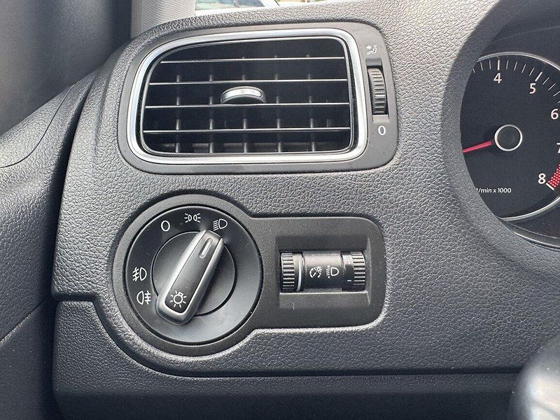 Volkswagen Polo (2011) 1.4i Style Klima Panorama - fotka 8 z 48