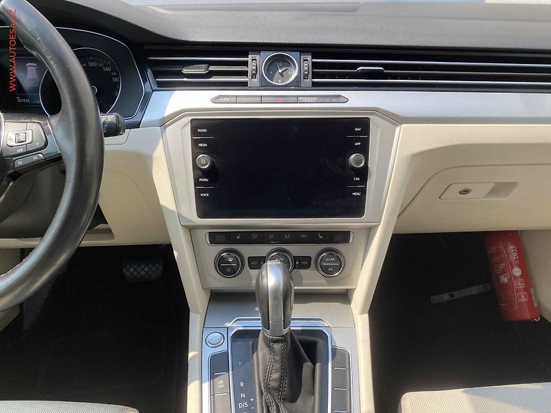 Volkswagen Passat (2019) 1.6 TDi, Comfortline, DSG - fotka 12 z 19