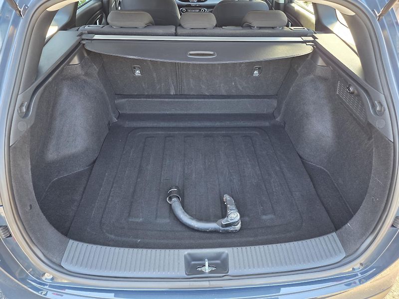Hyundai i30 (2022) 1.5i COMFORT TAŽNÉ KAMERA - fotka 17 z 21