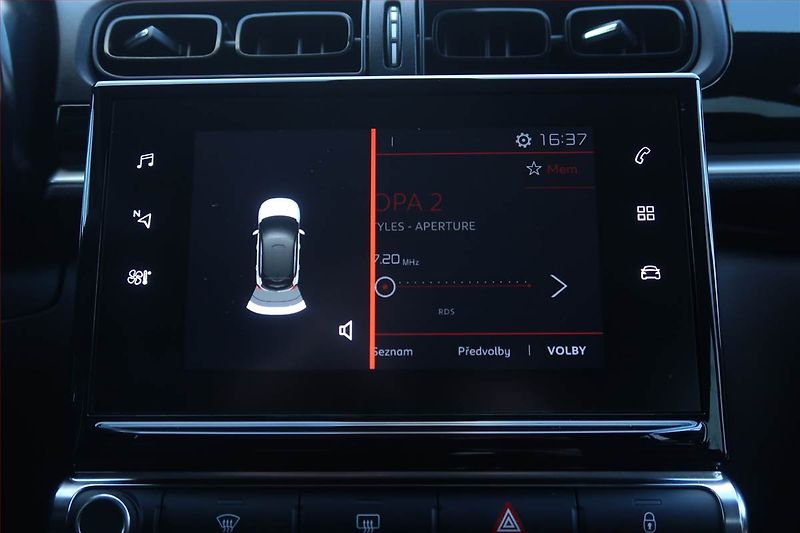 Citroën C3 (2020) Shine 1.2 PureTech, Tempomat - fotka 13 z 23