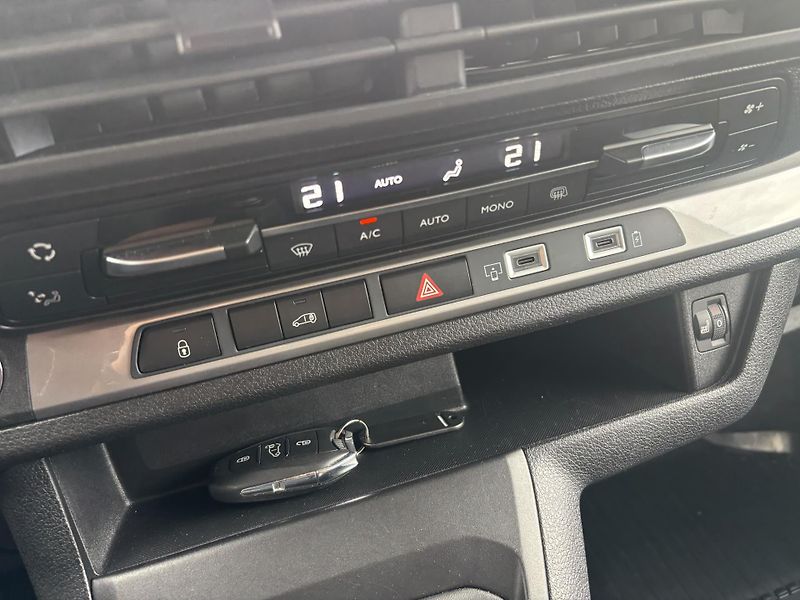 Toyota ProAce 2,0 D-4D Active Multimedia - fotka 18 z 22