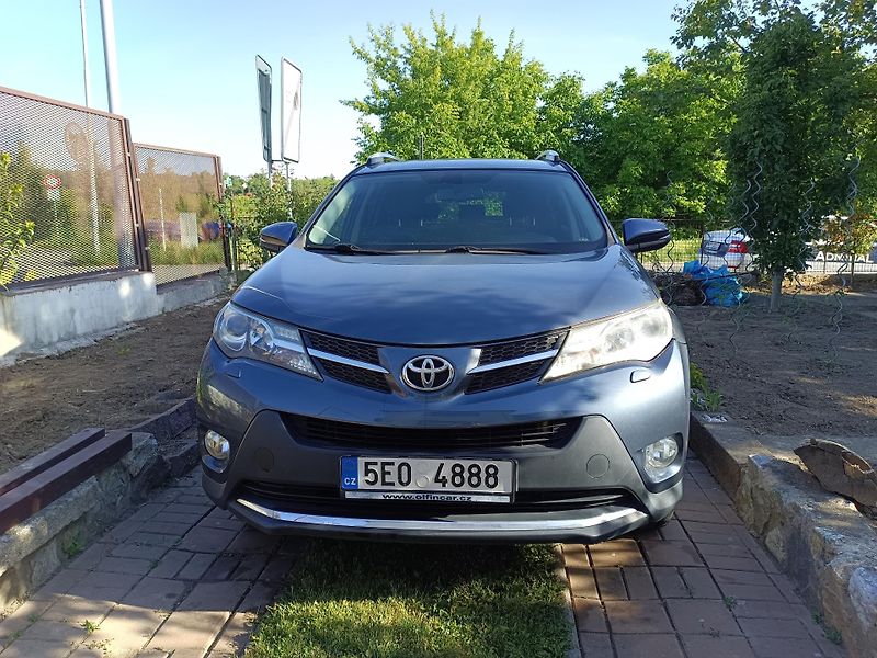 Toyota RAV4 (2013) - fotka 2 z 7