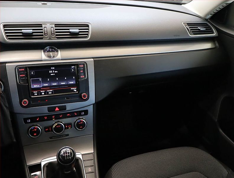 Volkswagen Passat (2014) Comfortline 2.0 TDI, Tempomat - fotka 8 z 22