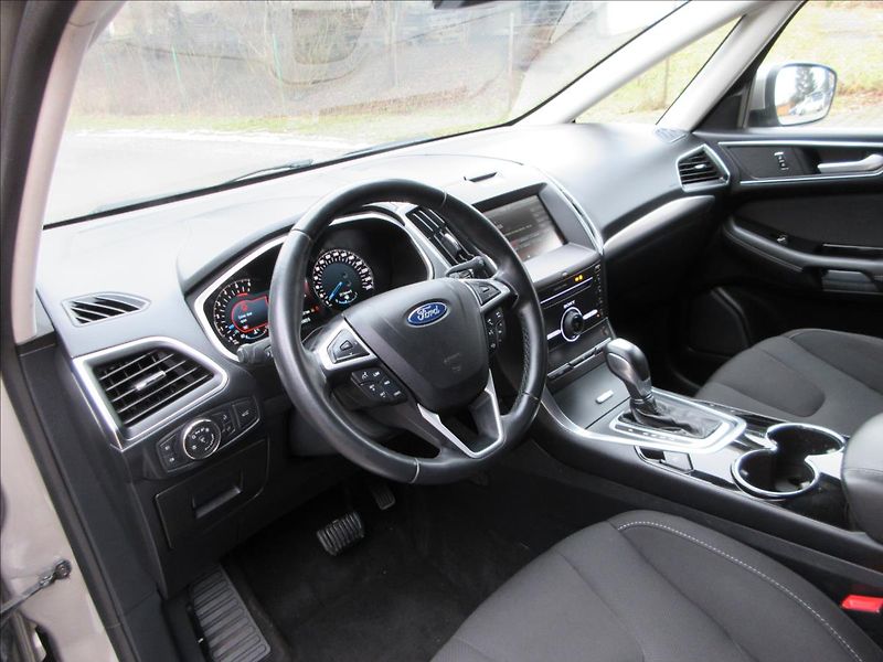 Ford S-MAX 2,0 TDCi 132Kw, 4x4, 7míst, No - fotka 12 z 34