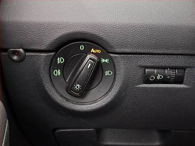 Škoda Octavia (2014) 1.6 TDI, Navi, Tempomat - fotka 15 z 16