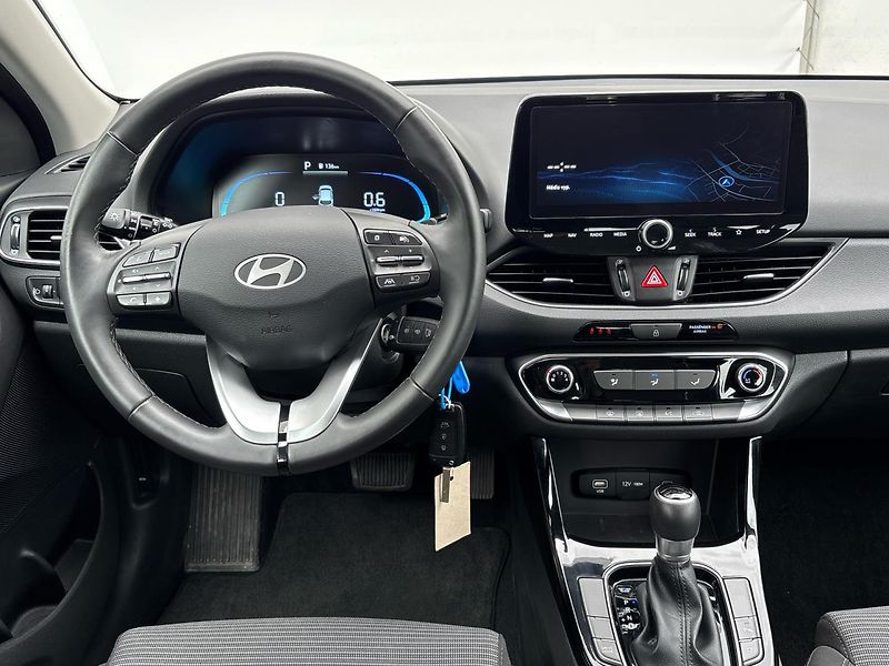Hyundai i30 Smart DCT - fotka 18 z 26