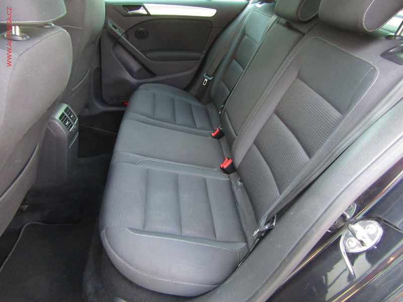 Volkswagen Golf (2010) 1.2TSi, tempo, park.asist - fotka 10 z 17