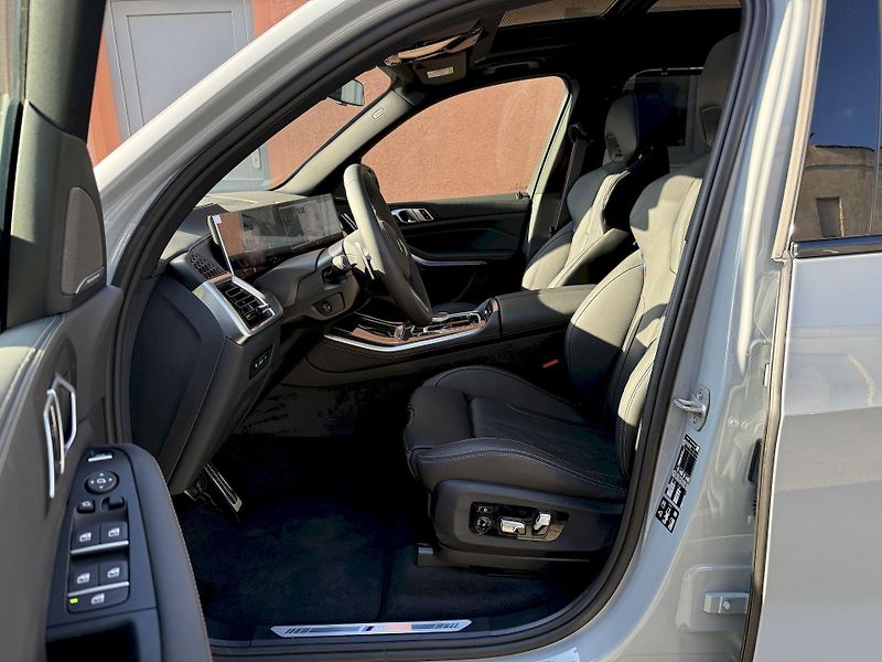 BMW X5 xDrive40d M-PRO Individ. Gar.+ - fotka 12 z 48